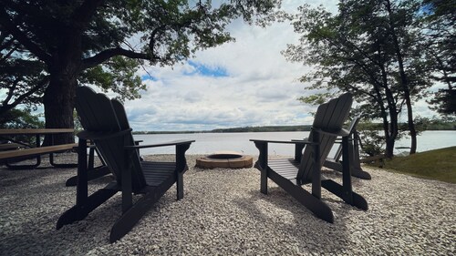 Lake Dubay - Private Beach, Pontoon, Ski, Granite Peak, Sentry World, EV Charger