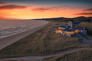 Am Strand, Liegestühle, Strandtücher