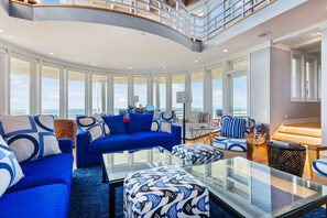 Smart TV, fireplace, DVD player, ping pong - Lake Michigan & channel, Saugatuck.  8 bedrooms, heated pool in season, hot tub. (Saugatuck)