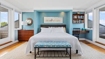 8 bedrooms, desk, iron/ironing board, travel cot