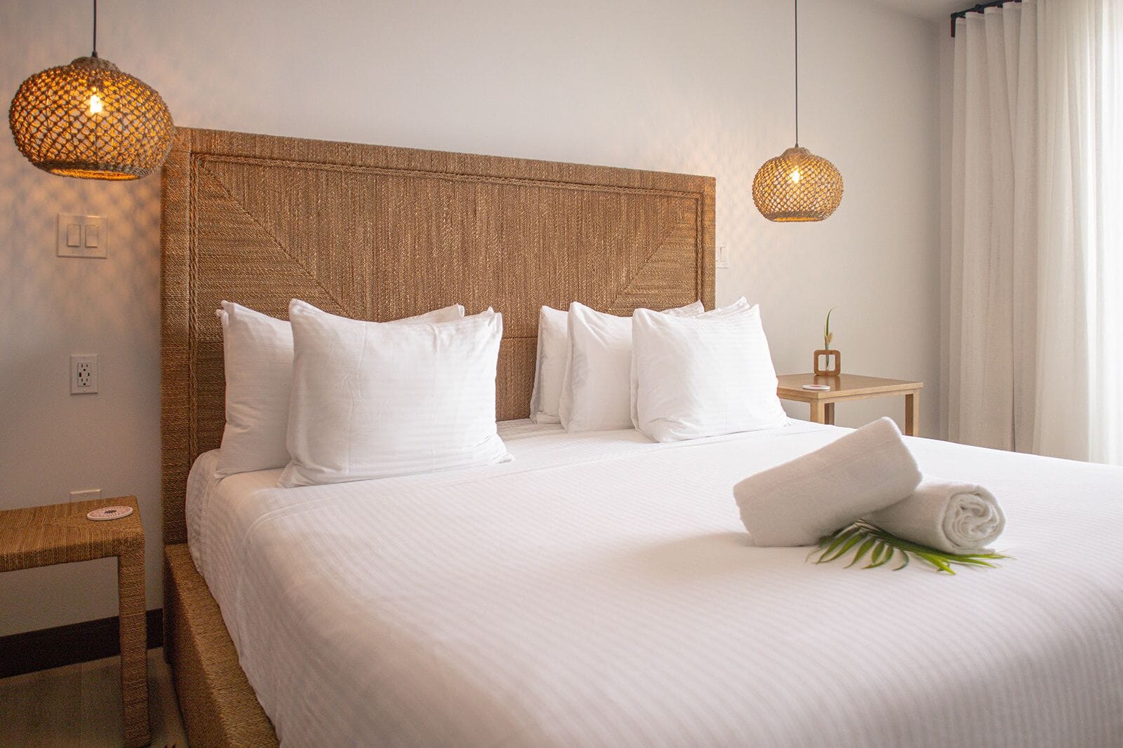 Luxury Room, 1 King Bed, Ocean View | Beach/ocean view