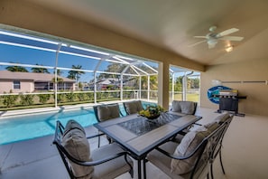 Outdoor dining - 2621 SW 27th St. Cape Coral (Cape Coral)