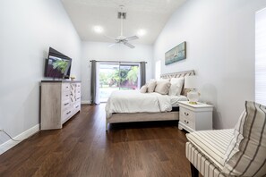 4 bedrooms, desk, iron/ironing board, travel crib