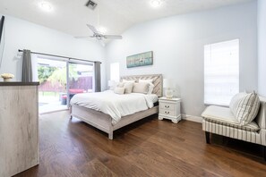 4 bedrooms, desk, iron/ironing board, travel crib