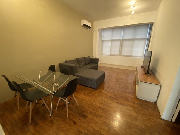 Smart TV - Feel @ Home (Maputo)