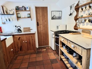 Kühlschrank, Mikrowelle, Ofen, Toaster