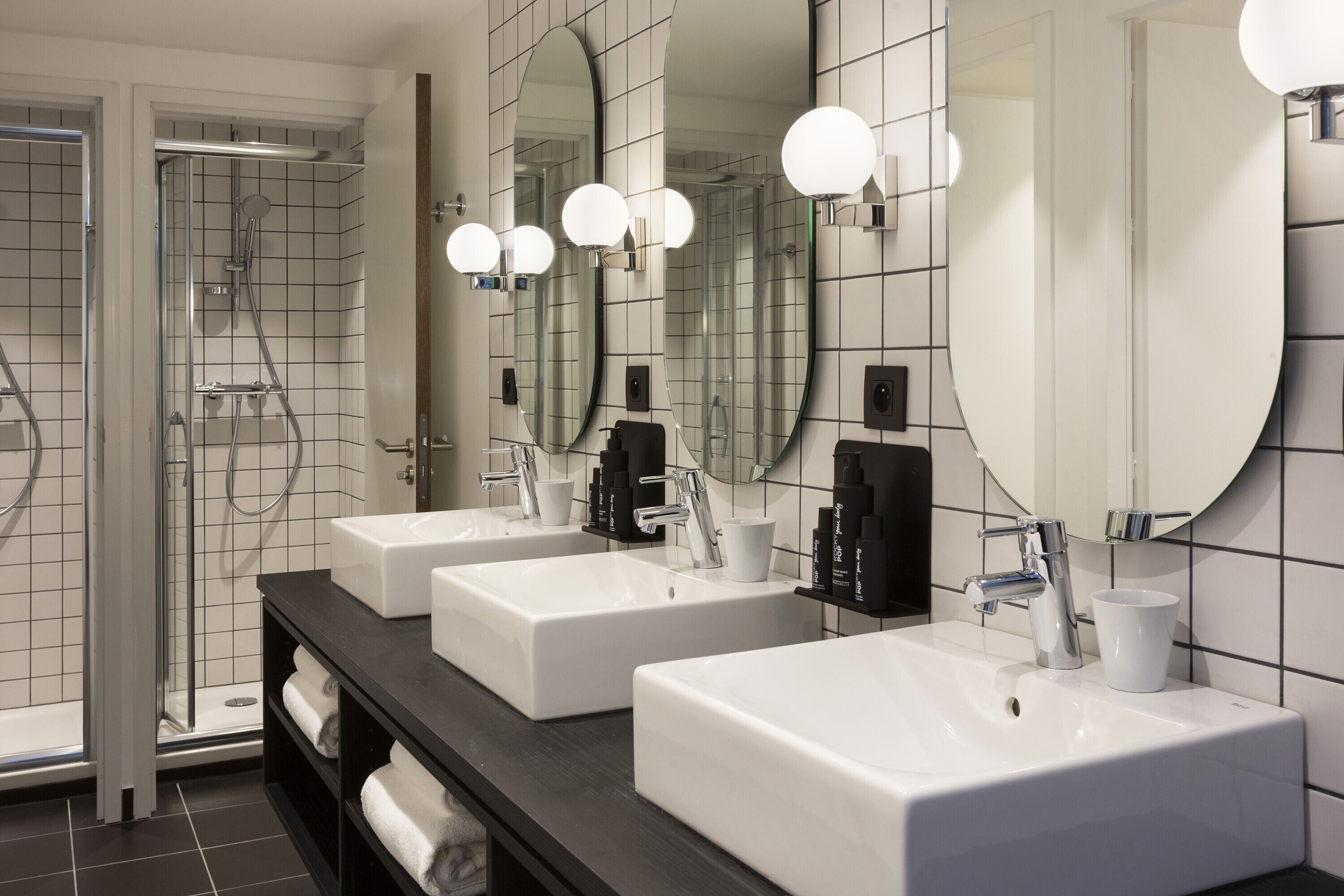 premium apartment | bathroom | free toiletries, hair dryer, bathrobes, towels