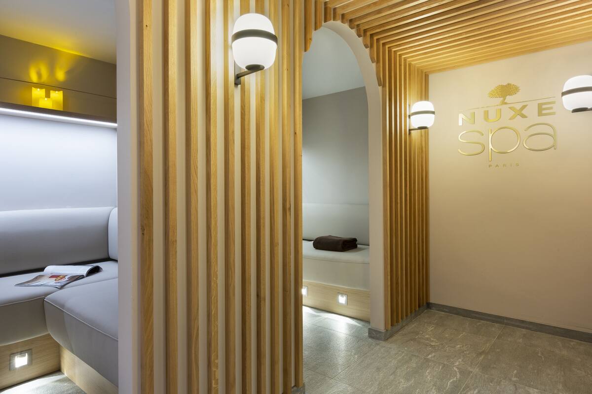 couples treatment room(s), sauna, steam room, massages