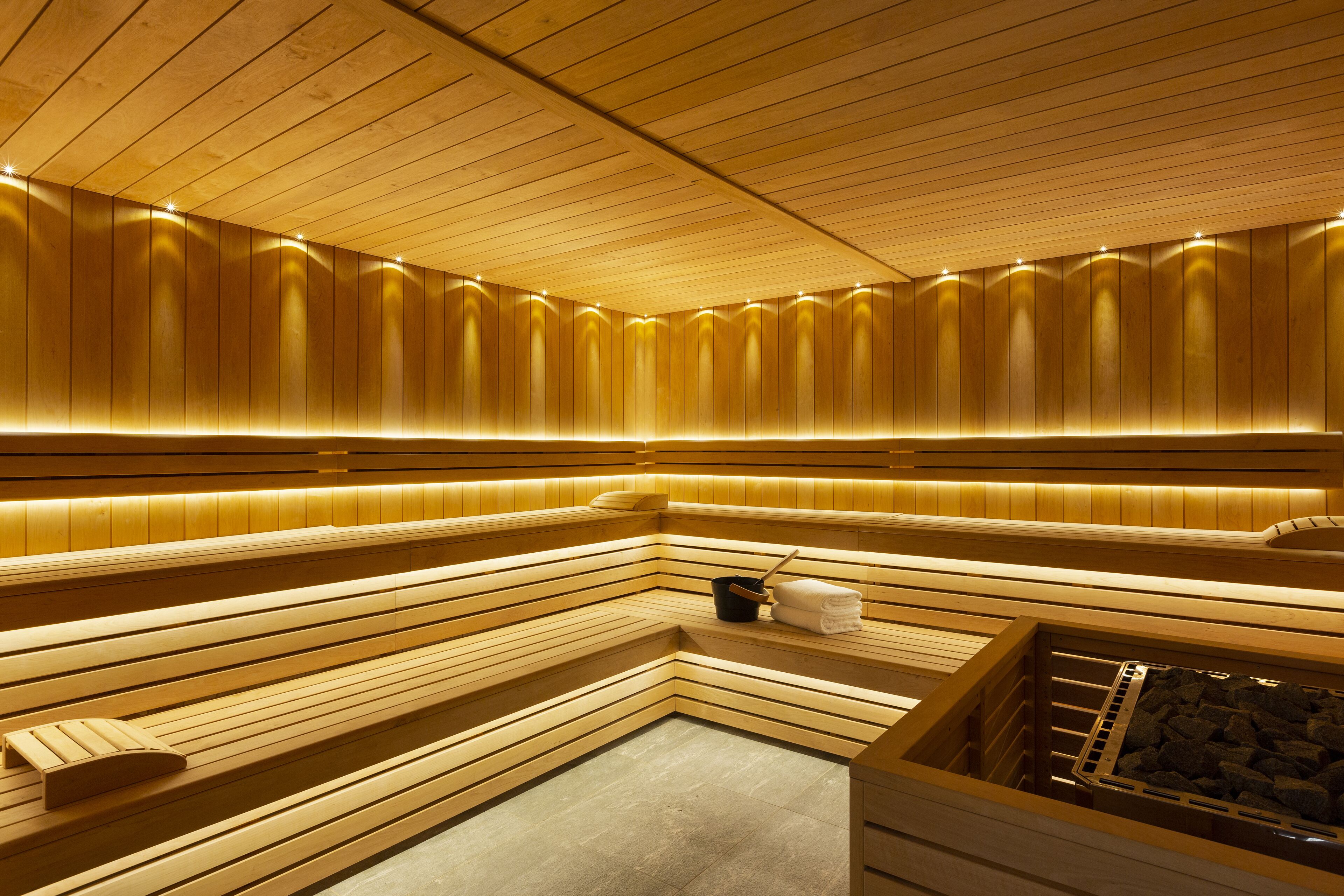 couples treatment room(s), sauna, steam room, massages