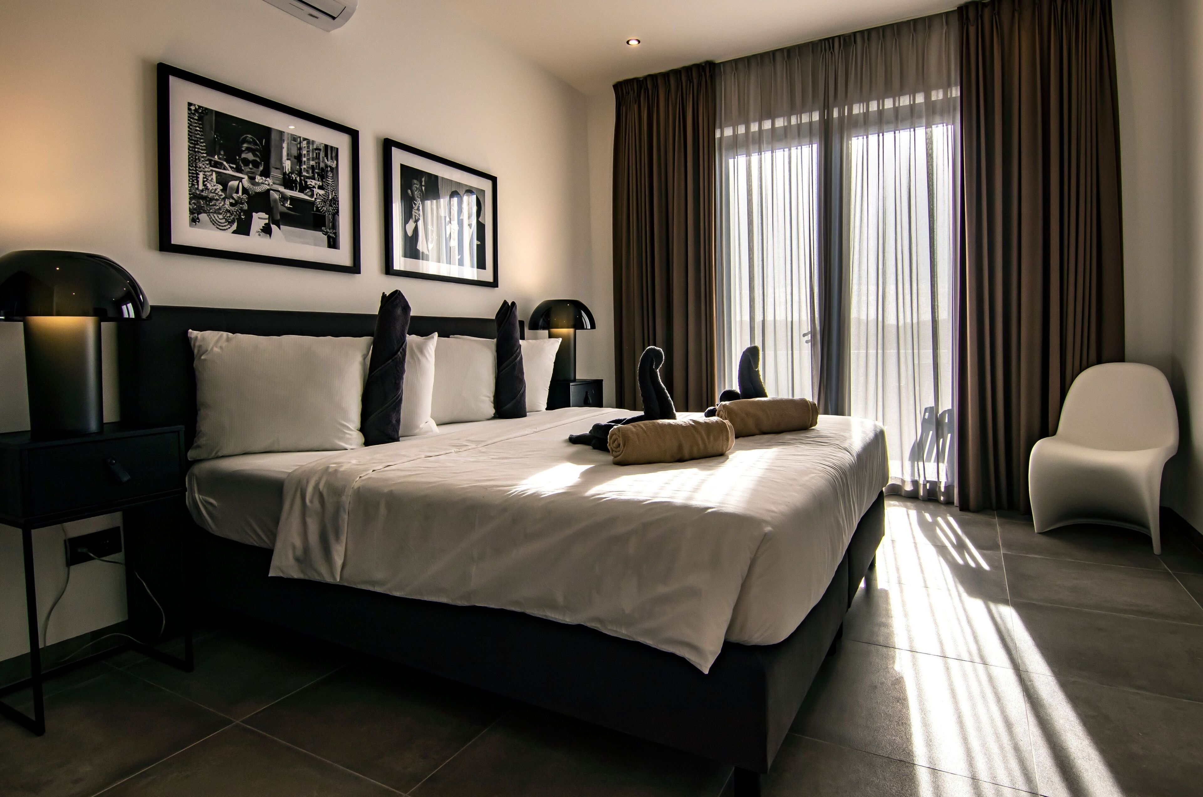 5 soverom, safe på rommet, strykejern/-brett og reiseseng for barn