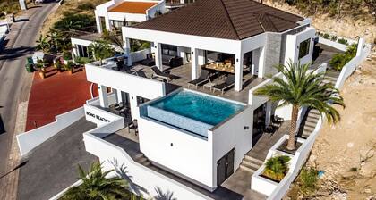 Bono Beach Villa for 10 people 2 min walk from Bluebay Beach!
