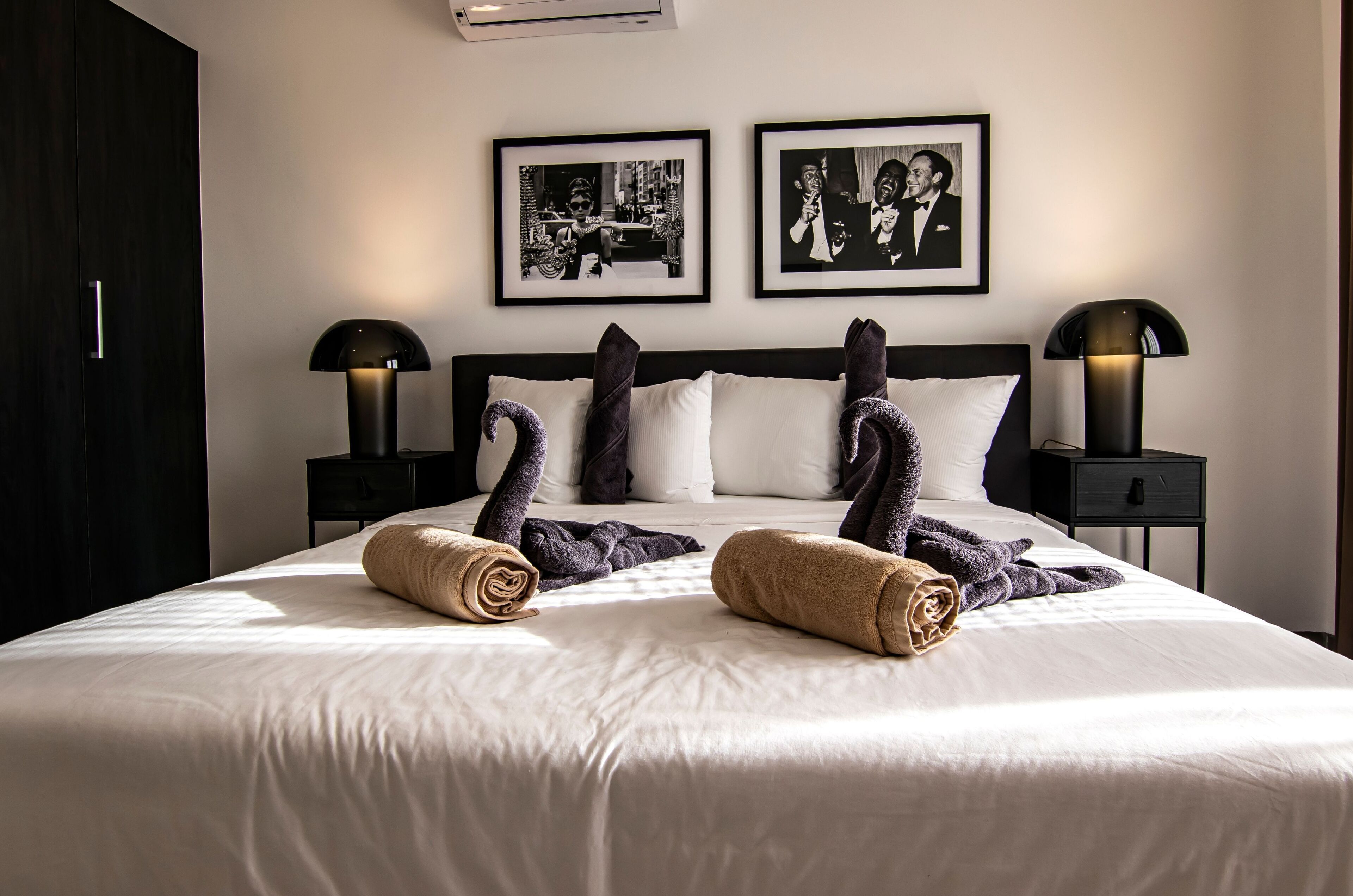 5 Schlafzimmer, Zimmersafe, Bügeleisen/Bügelbrett, Reisekinderbett