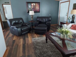 Télévision, chaîne hi-fi