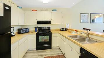 Townhouse, Beberapa Tempat Tidur (Coastal Sunshine) | Dapur pribadi