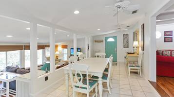 House, Multiple Beds (Cape Haus) | Dining