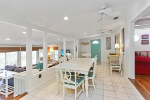House, Berbilang Katil (Cape Haus) | Tempat makan