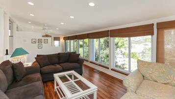 House, Multiple Beds (Cape Haus) | Living area