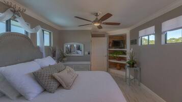 Condo, 2 Bedrooms | 2 bedrooms, individually decorated, individually furnished