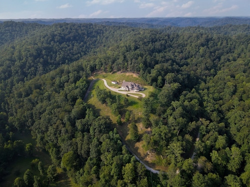 Hidden Acres Escape: A Bluegrass Retreat