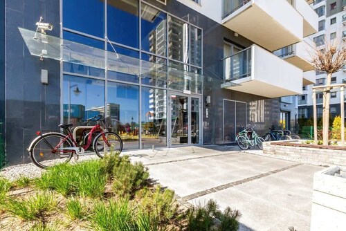 Modern Apartment | Parking | Balcony | Close to the Beach