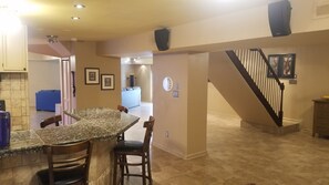Lobby - Mini Mansion 4,100 sf NCSU/Downtown, 6br, 10 beds (Raleigh)