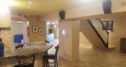 Mini Mansion 4,100 sf NCSU/Downtown, 6br, 10 beds