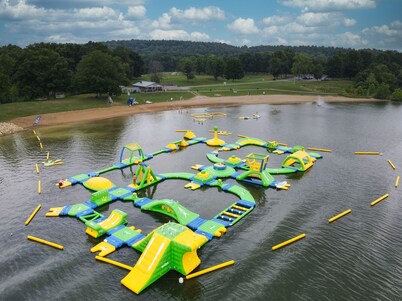 Atwood Breeze: Tranquil Lake Escape