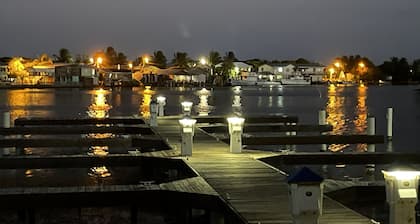 Hotel and Dive Center Roatan Yacht Club