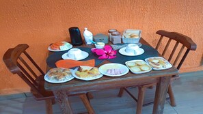 Desayuno bufé gratuito y diario