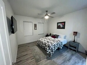 2 habitaciones, tabla de planchar con plancha, wifi y ropa de cama 