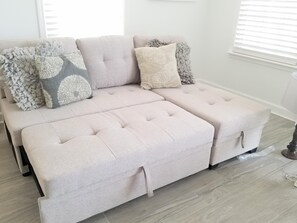 House, Multiple Beds (Good Day Sunshine) | Interior