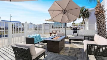 House, Multiple Beds (Good Day Sunshine) | Terrace/patio