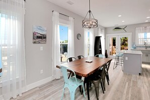 Dining - Hesed Beach Cottage (Port St. Joe)