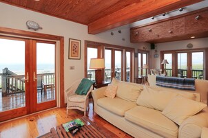 House, Multiple Beds (Hatchling Hideaway) | Living area