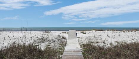 Maison, 1 grand lit et 1 canapé-lit (Roads End) | Plage
