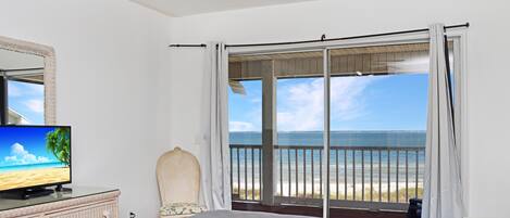 3 bedrooms, individually decorated, individually furnished