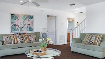 House, Multiple Beds (Flamingo Dunes) | Living area