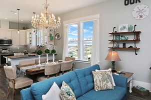 Casa, varias camas (Havin A Blas) | Zona de estar