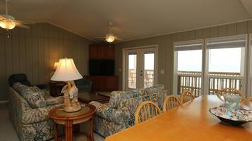 Hus - flera sängar (One More Time Again) | Vardagsrum