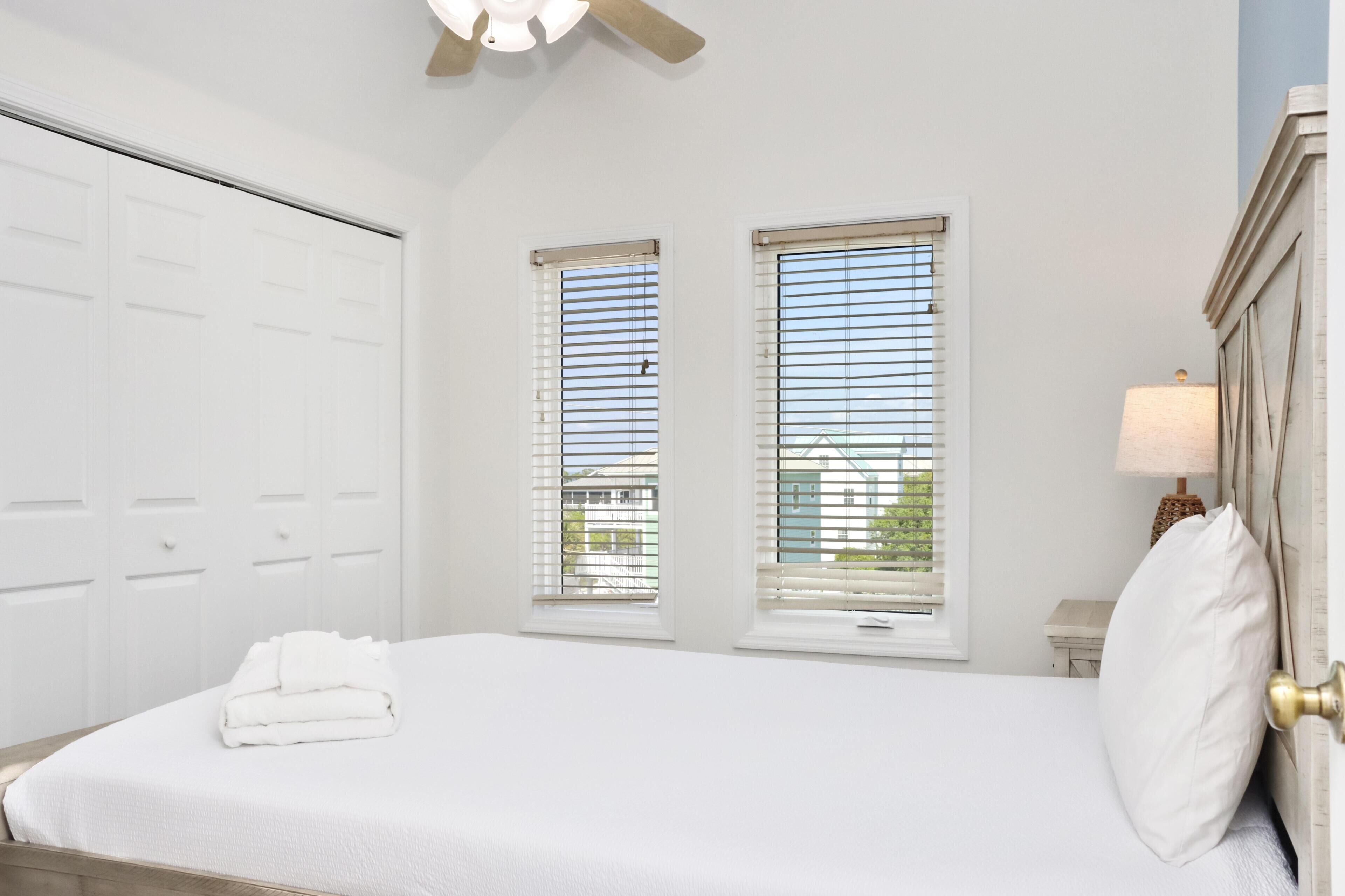 House, Multiple Beds (La Mer)