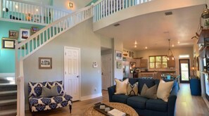 House, 3 Bedrooms | Living room