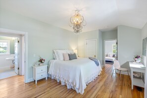 1 bedroom, iron/ironing board, travel cot, free WiFi