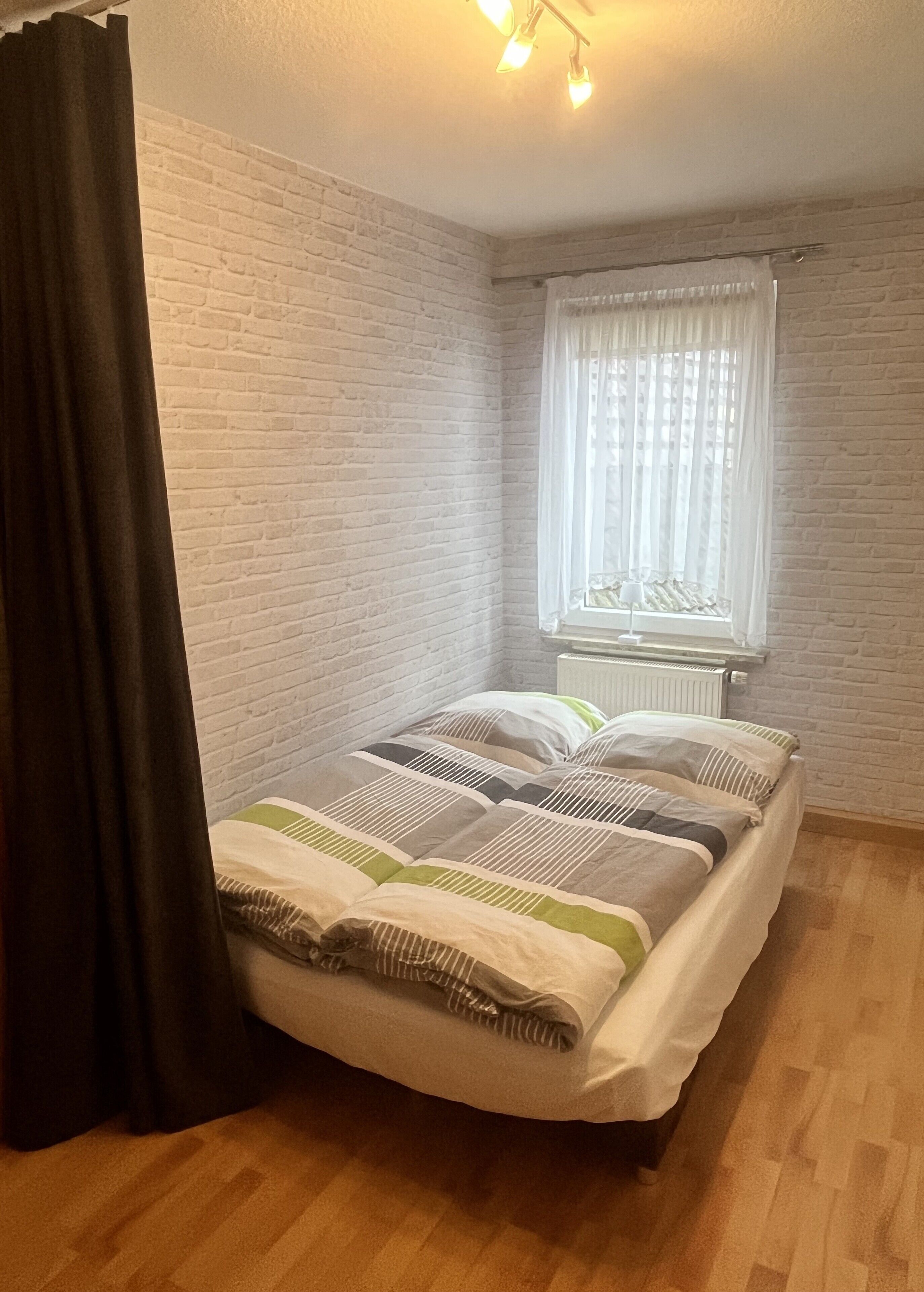 2 Schlafzimmer, Reisekinderbett, kostenloses WLAN, Bettwäsche