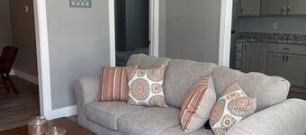 Holland Suites, Suite #2