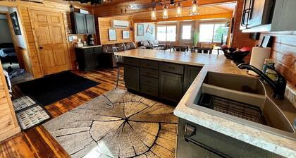 Aspen Cabin - Lost Land Lake Waterfront Getaway