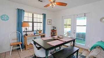 House, Multiple Beds (Pelican Bend) | Dining