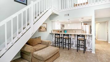 Rumah, Beberapa Tempat Tidur (Sharkeys) | Area keluarga