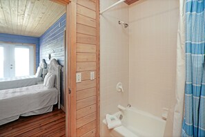 House, 5 Bedrooms | Exterior - Ramblin Wreck (Port St. Joe)