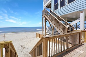 House, 5 Bedrooms | Exterior