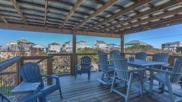 House, 3 Bedrooms | Balcony